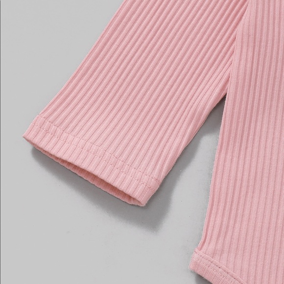 NWOTBaby Girl Ruffle Bodysuit and Floral Pant Set. Size: 9-12 Months,Color: Pink - Picture 4 of 5